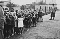 Copiii din ghetoul din Lodz (Polonia) deportați în lagărul morții din Chelmno
