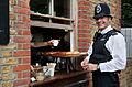 Polis United Kingdom, Seorang pegawai polis, semasa rehat makan tengah hari, United Kingdom.