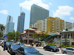 Looking south down Miami Avenue