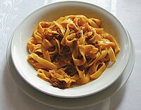 Tagliatelle với xốt bolognese