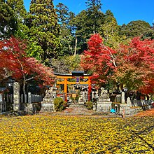 秋の還来神社（滋賀県大津市）