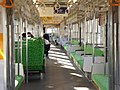 中間車の車内