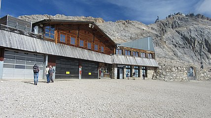 Bahnhofsgebäude auf dem Zugspitzplatt (2016)