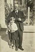 Carl Lovelace (1876-1944) and one of his children.jpg
