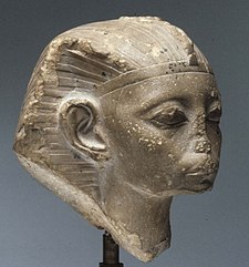 Busta faraona, snad Amenemhet IV.; Metropolitní Museum New York