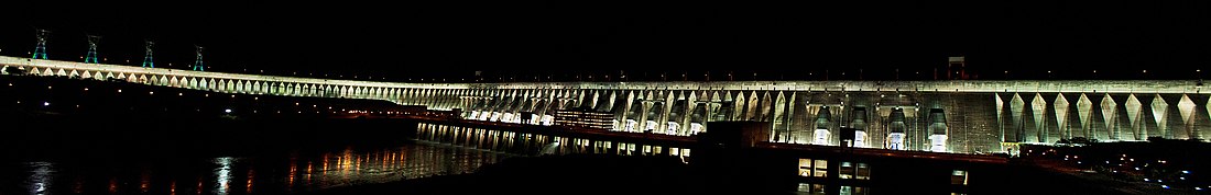 The Itaipu Dam on the Paraná River, located on the border between Brazil and Paraguay, is the second largest of the world (the first is the Three Gorges Dam, in China). Approximately 75% of the Brazilian energy matrix, one of the Clean energy in the world, comes from hydropower.