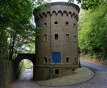 Vue op d'Récksäit vum Malakoff-Tuerm. Lénks d'Paart a Richtung Clausen