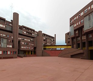 „Bauhaus-Revival“ von Aldo Rossi (1973), Mailand-Gallaratese