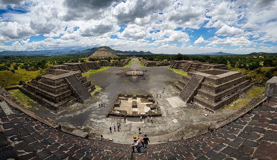 Panorama over pyramidene.