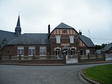 Ang Town Hall ug School of Barleux