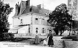 Old postcard of the chateau
