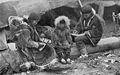 Famille inuit (1917)