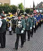 Schützen in Uniformen