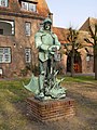 "Heiliger Michael" vor dem Rosenhof der Egestorff-Stiftung im Stadtteil Osterholz