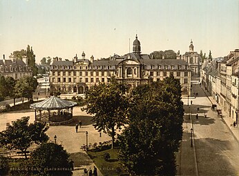 L'ancien séminaire des Eudistes sur la place Royale.