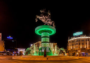 Guerrero a caballo, Skopie, parte del proyecto Macedonia 2014.