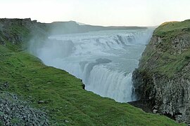 Vue générale des chutes depuis la gorge.