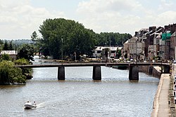 Vilainen ylittävä Pont Saint-Nicolas Saint-Nicolas-de-Redonin ja Redonin välissä