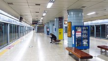 Seoul-metro-638-Bomun-station-platform-20181125-163844.jpg