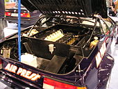 Compartiment moteur de la BMW M1 (doublure du coffre retirée).