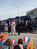 Королева Беатрікс та мер Гааги під час святкування Дня королеви, 2005