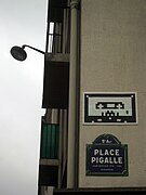 Invader, place Pigalle.jpg