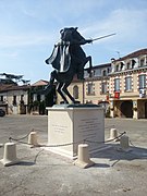 Statue d'Artagnan Lupiac 1.jpg