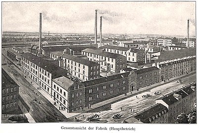 Fries & Höpflinger. Ansicht von der Ecke Schrammstraße (rechts) und Sattlerstraße. Ab 1929 VKF Werk 1