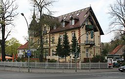 Byggnadsminnesmärkt hotellbyggnad på Falkentaler Steig 2.