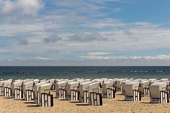 Cadeiras de praia em Sellin, Rügen, Alemanha. (definição 5 404 × 3 603)