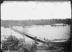 Potomac River, pontoon bridge from Fort Sumner - NARA - 528970.tif
