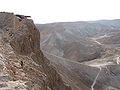 La rampa d'assedio vista di lato, dall'alto di Masada.