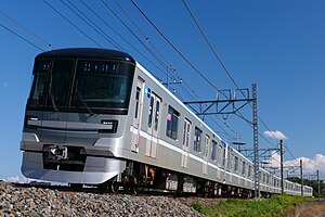 Hibiya Hattı treni