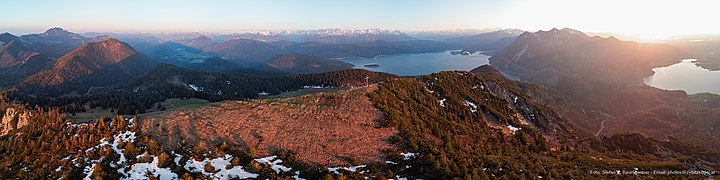 Jochberg Luftbild Panorama 2022.jpg