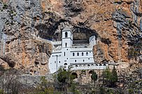 Manastiri i Ostogut, vendi më i rëndësishëm i pelegrinazhit krisitan në Mal të Zi