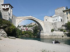 Stari Most en el corazón del centro histórico de Mostar