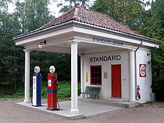 Standard Oil gas station of 1928 relocated from Holmestrand