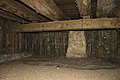 Cave de la maison Beauvais-Amoureux avec poteaux en terre.