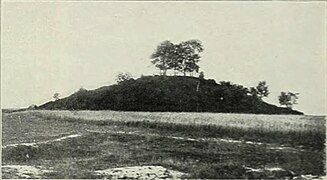 Vue du tumulus vers 1900.