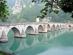 Pont Mehmed Pacha Sokolović sur la rivière Drina à Višegrad.