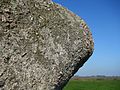 Détail du second menhir de Kergadiou taillé dans un bloc de granite de l'Aber Ildut.
