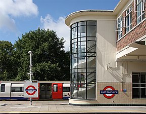 East Finchley Tube station, لندن (1937)