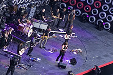 Kelly Clarkson et son groupe répétant pour le Live Earth en 2007