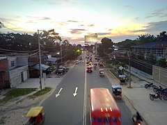 Avenida José Abelardo Quiñones de Iquitos.jpg