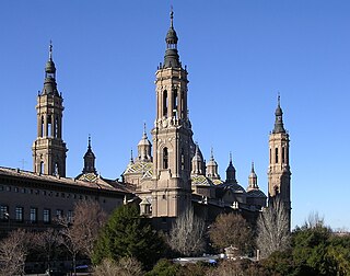La basilique Notre-Dame du Pilar à Saragosse (Espagne). (définition réelle 1 945 × 1 531*)