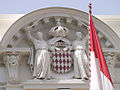 Fronton de l'ancien Conseil national à proximité du palais de justice.