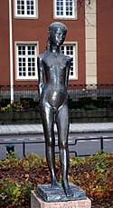 Mimi (1956), brons, Karlavägen i Stockholm.