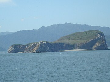 Reserva Biológica Isla Pájaros, Guayabo y Negritos Su principal objetivo es la conservación de aves marinas que anidan en estas pequeñas islas dentro del golfo de Nicoya