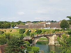 Navarrenx, ses remparts, son pont,....jpg