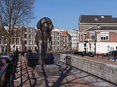 Sculpture (de Zakkendrager)